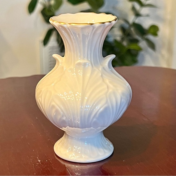 Vintage Lenox Vase Elfin Collection Porcelain with Embossed Leaves 1980s - Picture 8 of 9
